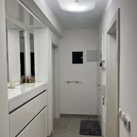 Mona Lux Apartment Arandjelovac