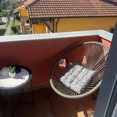 Mona Lux Apartment